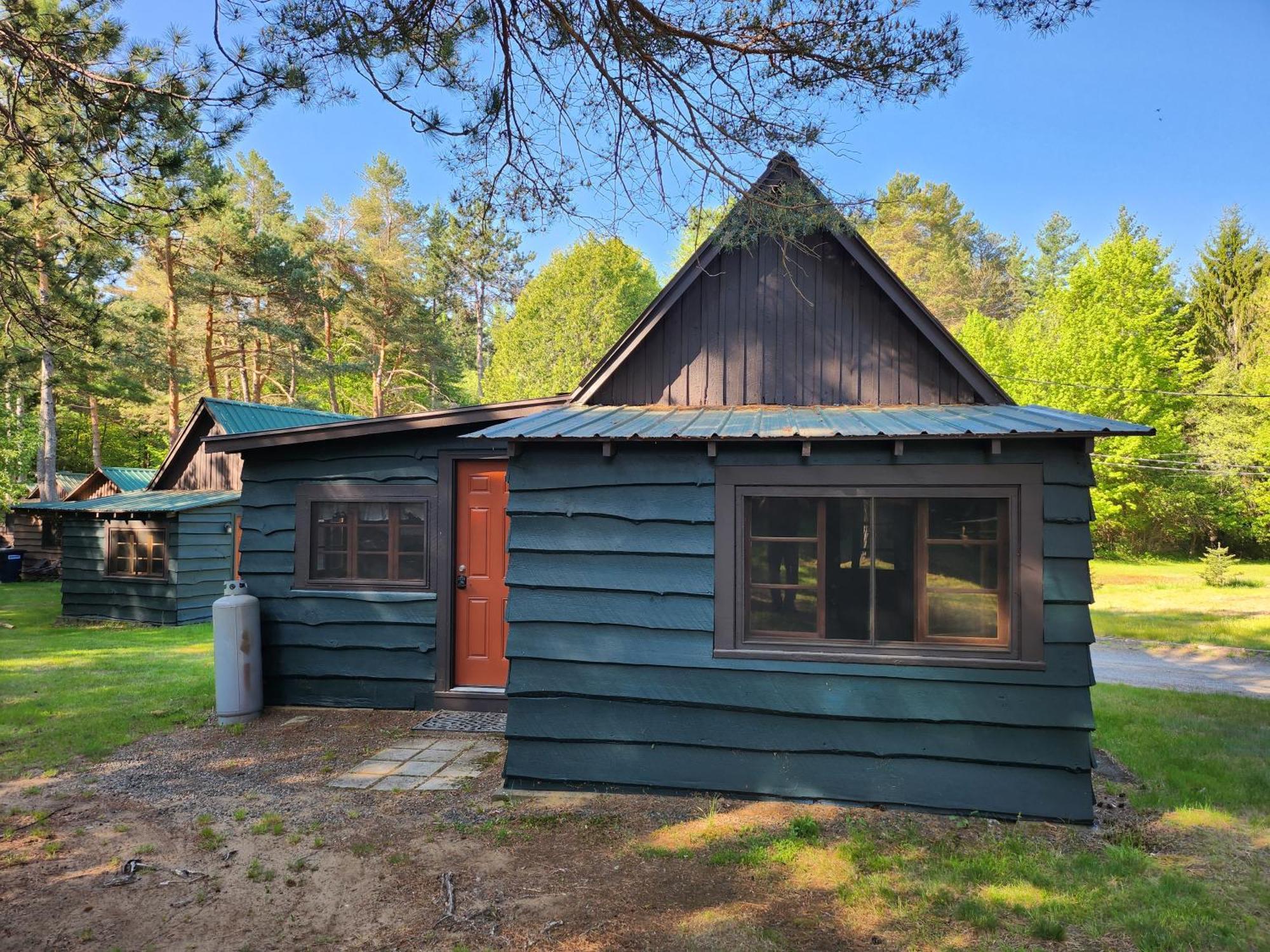 Moreno'S Adirondack Cabins Саранак-Лейк Экстерьер фото